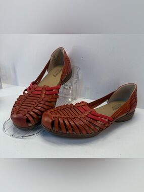Footsmart Tejidas Woven Leather Flats in brown and red women’s 9W